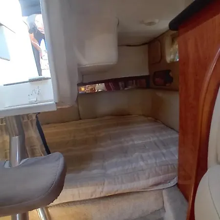 Dormire In Barca Di Lusso A