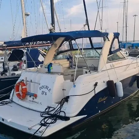 Dormire In Barca Di Lusso A